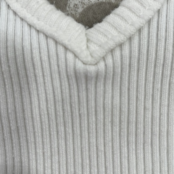 AKIRA CROP TOP, IVORY COLOR ♥️ - Picture 4 of 4